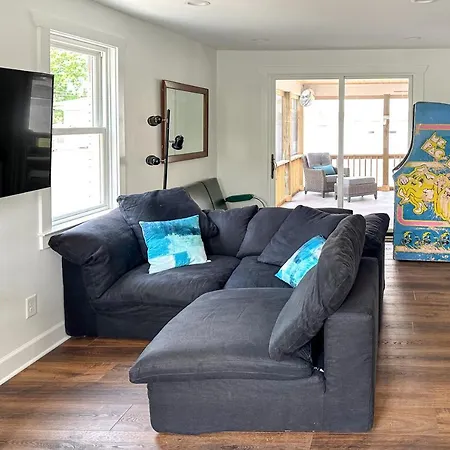 Holiday home Hillsboro Village Hideaway *