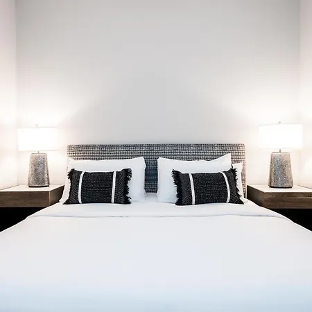 Cozysuites Music Row Stunning 2br W Free Parking Apartment *