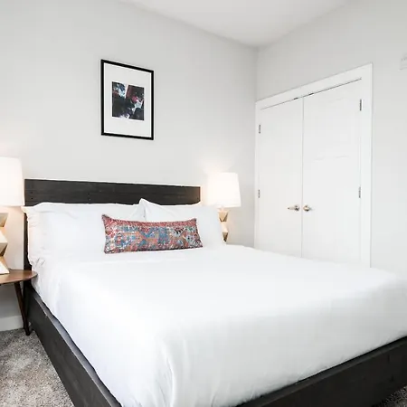 Cozysuites Music Row Elegant 1br W Free Parking Apartment
