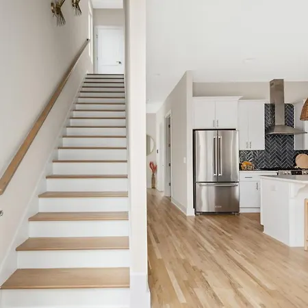 Serene Boho Chic Home-mins To Dt Holiday home