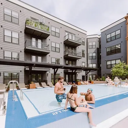 Spacious Townhouse With Pool And Gym Nashville
