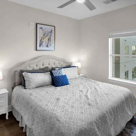 Palatial Abode With Downtown View & Free Parking Nashville