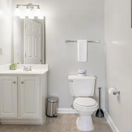 Modern In Prime Location Id8103x6 Apartment Nashville
