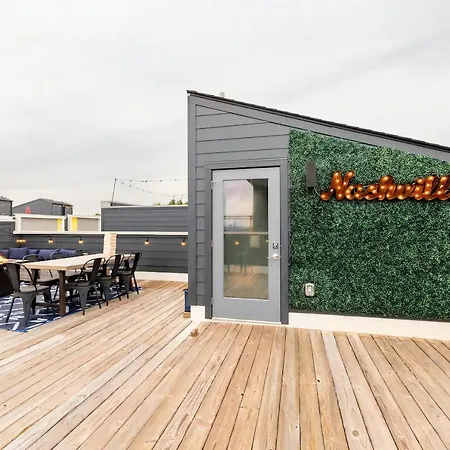 Holiday home Rooftop Skyline View - Karaoke Stage - 4 Bedroom Nashville