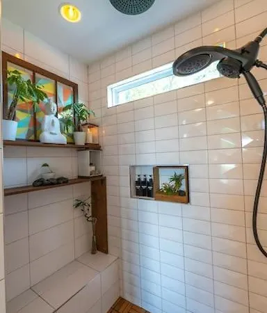 Getaway With Giant Rooftop 7min From Downtown *