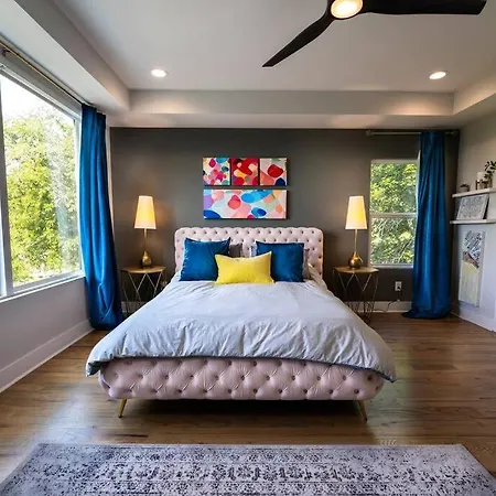Getaway With Giant Rooftop 7min From Downtown *