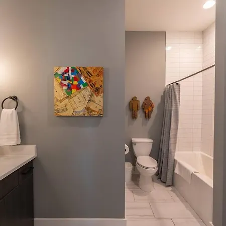 Getaway With Giant Rooftop 7min From Downtown *