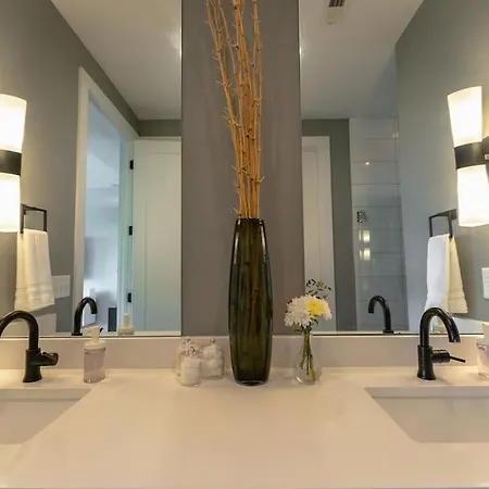 Villa Getaway With Giant Rooftop 7min From Downtown Nashville