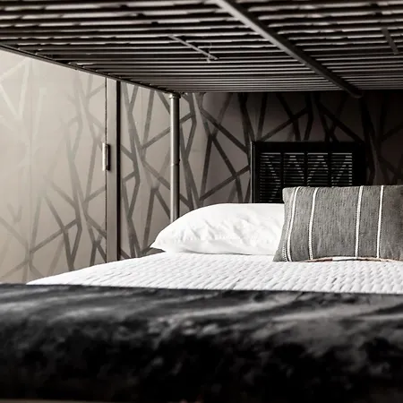 5 Points Retreat In East Walk To Restaurants Bars And Music Apartment
