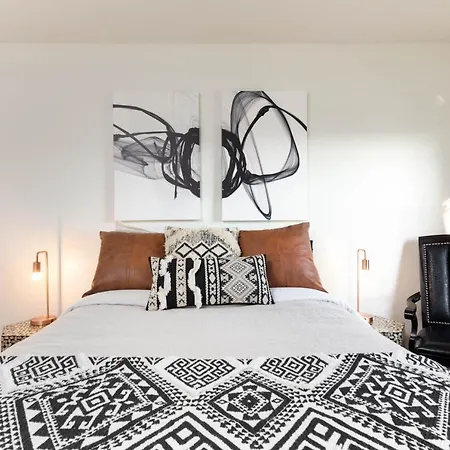 Holiday home Relax In Style Near The Heart Of Music *