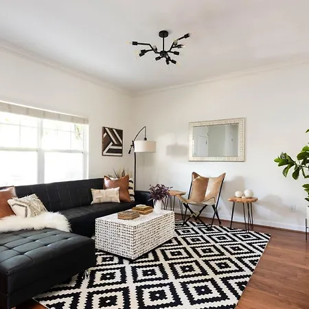 Relax In Style Near The Heart Of Music Nashville