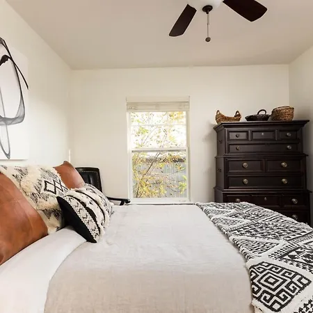 Holiday home Relax In Style Near The Heart Of Music Nashville