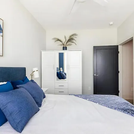 Holiday home Rooftop Skyline View - Karaoke Stage - 4 Bedroom