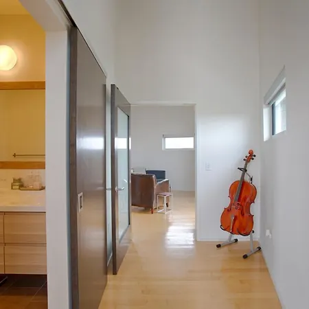Luxe Two Bedroom Penthouse With Skyline Views, Internet, Gym