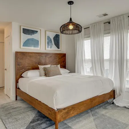 Holiday home Skyline Views From Shelby With Wifi, Fully Furnished, Pet Friendly & In Unit Laundry Nashville