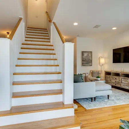 Skyline Views From Shelby With Wifi, Fully Furnished, Pet Friendly & In Unit Laundry
