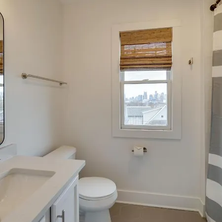 Holiday home Skyline Views From Shelby With Wifi, Fully Furnished, Pet Friendly & In Unit Laundry Nashville