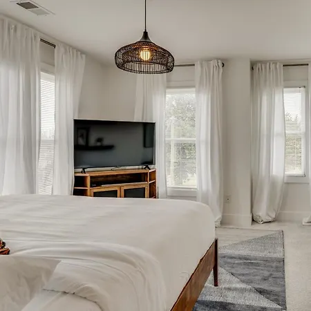 Holiday home Skyline Views From Shelby With Wifi, Fully Furnished, Pet Friendly & In Unit Laundry Nashville