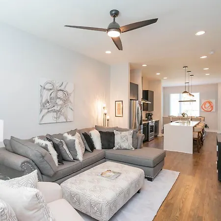 Holiday home Luxury Townhome Skyline Views Mins To Dt