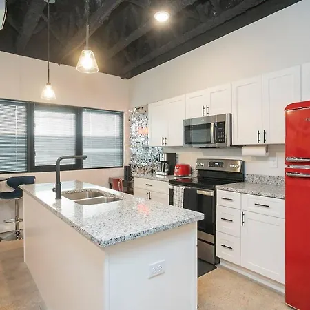 Rock & Roll Getaway Apartment