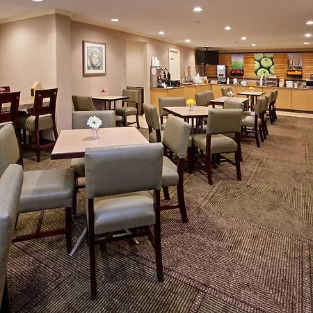 La Quinta By Wyndham Airport 3*