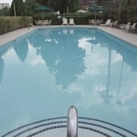 La Quinta By Wyndham Airport Hotel 3*