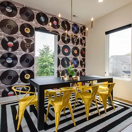 Holiday home Rock N' Roll Huge Space & Games Nashville
