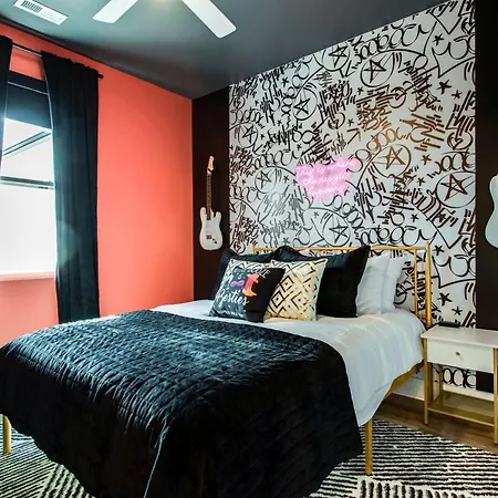 Rock N' Roll Huge Space & Games Holiday home Nashville