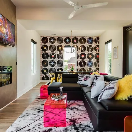 Rock N' Roll Huge Space & Games *