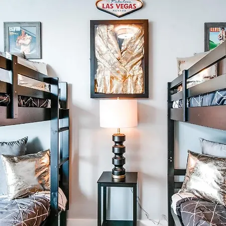 The King Of Rock Experience 13 Beds & Rooftop W View Holiday home *
