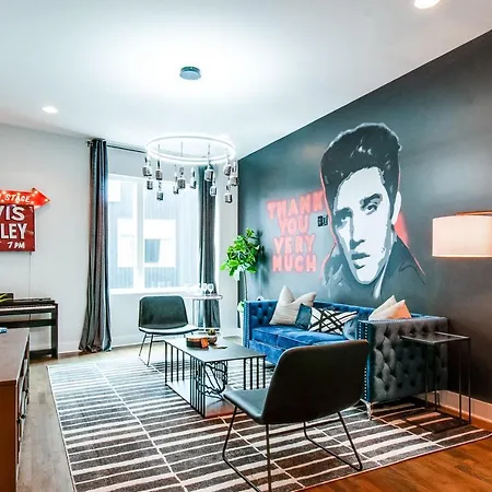 Holiday home The King Of Rock Experience 13 Beds & Rooftop W View Nashville