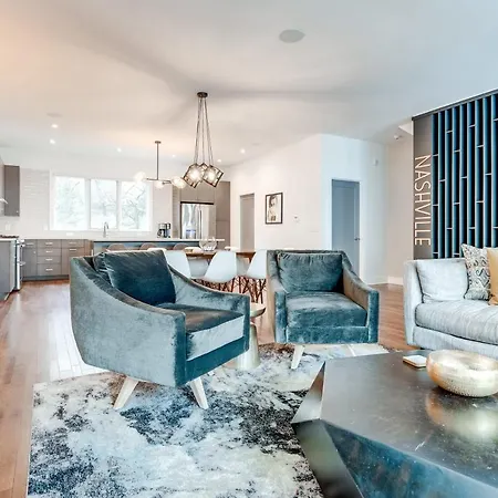 Downtown Luxury - 10 Beds & Free Parking Holiday home *