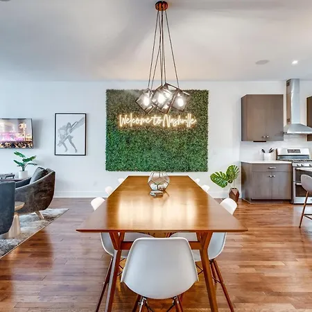 Holiday home Downtown Luxury - 10 Beds & Free Parking *