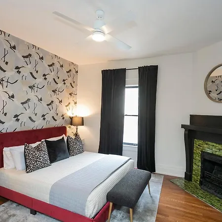 Prime Walkable Location Spacious W Hot Tub * Nashville