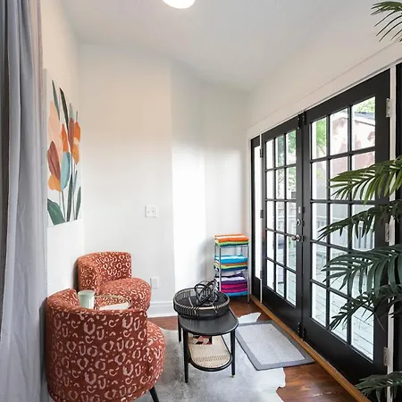 Prime Walkable Location Spacious W Hot Tub
