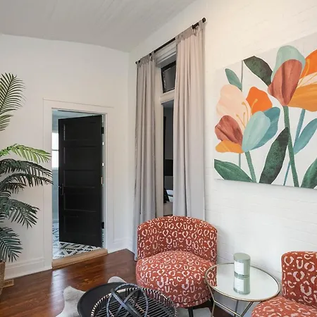 Prime Walkable Location Spacious W Hot Tub Nashville