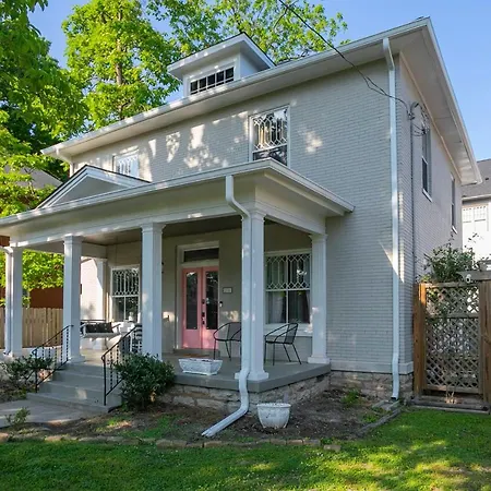 Prime Walkable Location Spacious W Hot Tub Holiday home Nashville