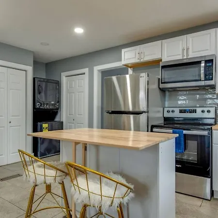 Hot Tub Getaway Close To Downtown! Nashville
