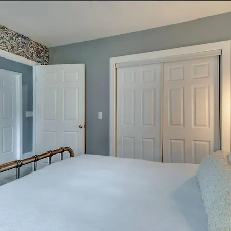 Holiday home Hot Tub Getaway Close To Downtown! Nashville