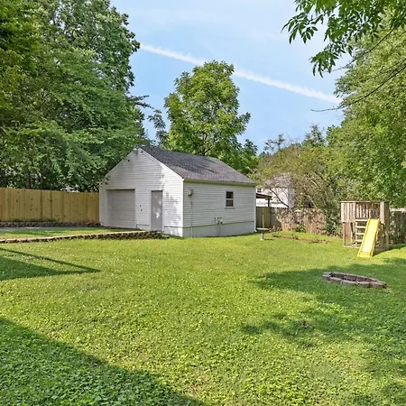 Holiday home Inglewood East - Large Yard & Private Deck - Free Parking *