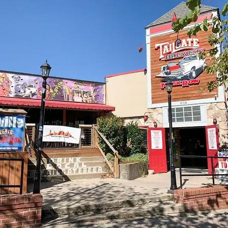 The Vinyl On Music Row * Nashville