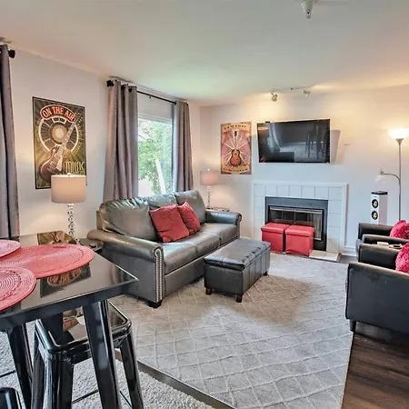 New Listing! Gorgeous Downtown Walk To On The River #3 4* Nashville