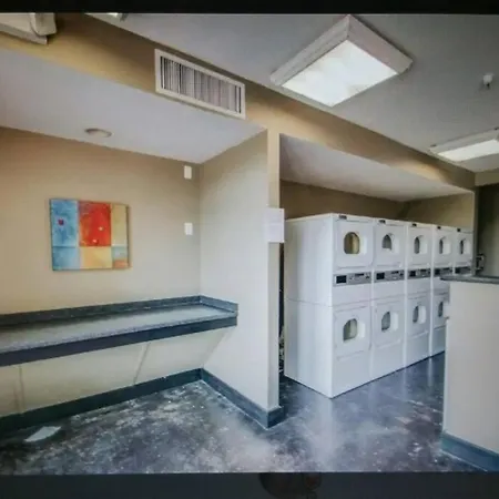 Aparthotel New Listing! Gorgeous Downtown Walk To On The River #3