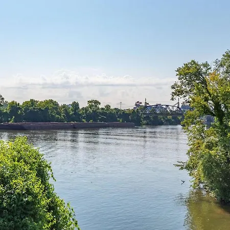 Riverfront 786 Holiday home *