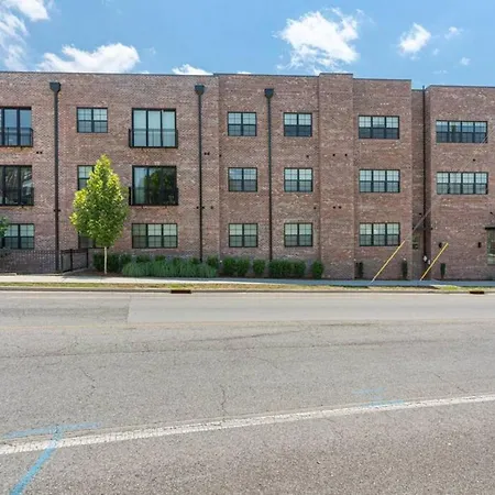 Near Downtown Broadway & Stadium With Free Parking