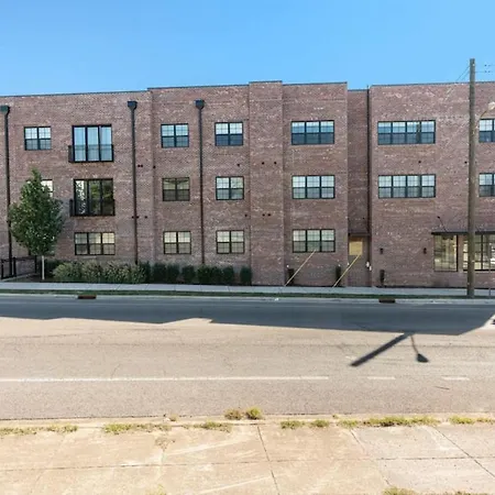 Modern Spacious With Parking By Downtown Broadway Apartment