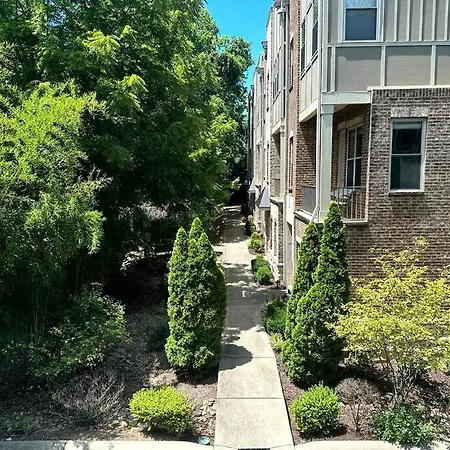 Holiday home The Painted Muse I Stylish 3br With Rooftop Hot Tub In East Nashville