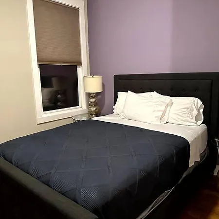 Holiday home The Painted Muse I Stylish 3br With Rooftop Hot Tub In East