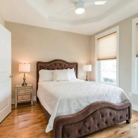 Glitz & Guitars I Stylish 3br With Rooftop Hot Tub In East * Nashville