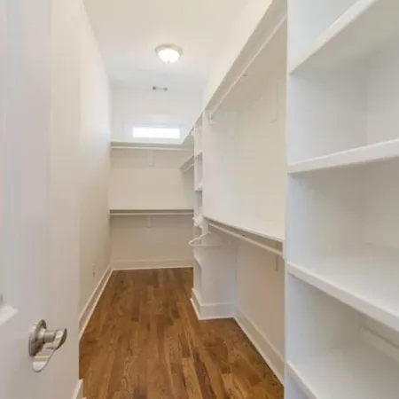 Holiday home Glitz & Guitars I Stylish 3br With Rooftop Hot Tub In East *